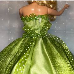 Sleeveless Green Ball Gown For Evening, Sleeveless Green Evening Ball Gown, Princess Style Sleeveless Evening Ball Gown, Fitted Green Ball Gown For Dress-up, Sleeveless Green Ball Gown For Party, Princess Style Green Ball Gown Dress, Princess Sleeveless Ball Gown For Dress-up, Princess Style Sleeveless Ball Gown For Dress-up, Green Ruffled Ball Gown For Party