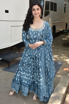 Casual Dresses Ideas. Unique Casual Dressing For Women. girls dressing design. https://amzn.to/3rZJEep dresses casual outfits winter dress casual fall dresses casual fall dress casual fall outfit dress casual fall outfits dresses casual fall outfits dresses casual fall autumn dresse casual outfits dresses casual outfit dresses casual outfits dressed casual outfits Alia Bhatt Kurti Outfit, Alia Bhatt In Kurti, Alia Bhatt Indian Wear Kurtis, Alia Bhatt Suits, Indian Engagement Look, Alia Bhatt Dresses, Alia Dress, Indian Outfit Ideas, Dressing For Women