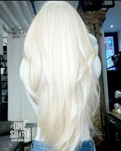 platinum blonde Platinum Blonde Hairstyles Long, Blonde Hair Platinum Icy, Long Blonde Hair Platinum, Super Light Blonde Hair, White Blonde Hair Aesthetic, 90s Hair Long, Long Bleach Blonde Hair, Platinum Long Hair