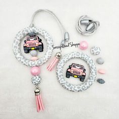 Roughin It Car Charm Kit, Beaded Car Charm, Rearview Mirror Accessories, Mirror Charm, Mirror Accessories, Car Accessories Keychain Crafts Diy, Silicone Bead Car Hangers, Beaded Car Charms Rear View Mirror, Beadable Products Diy, Focal Bead Ideas, Diy Silicone Bead Keychain, Diy Car Charms, Car Charms Diy, Silicone Bead Keychain