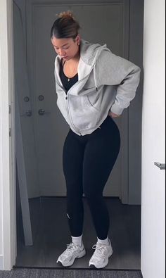 Gym Outfits For Women Black, Thick Thighs Outfit, Sport Leggings Outfit, Gym Fits Aesthetic Women, Cute Gym Outfits For Women, Outfits Academia, Gym Aesthetic Outfits, Academia Looks, Gym Outfit Women