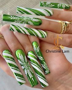 Pink And Red Christmas Nails, Pink And Red Christmas, Christmas Nails Design, Magenta Nails, Christmas Nail Designs Easy, Blue Christmas Nails, Christmas Nails 2023, Green Xmas, Red Christmas Nails