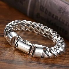 Brand New Men's White Gold Chain Link Bracelet Genuine 14k White Gold Plated Sterling Silver Length - 8" (Most Common Men's Size) Also Available In 8.5" Retail Price $400 Buy With Confidence From A Trusted Seller With A 99%+ Feedback Rating! A1163 (Id-1859-) Copper Chain Bracelet, Stylish Jewelry Accessories, Minimalist Bangle, Trending Bracelets, Cartier Bracelet, White Gold Chains, Bracelet Men, Estilo Punk, Jewelry For Men