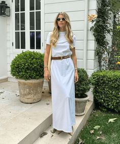 Sophia Richie Outfits, Elegant White Dress, Style Transformation, Maxi Robes, Rich People, Gwyneth Paltrow, How To Pose