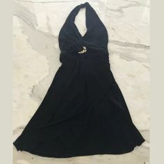 Brand: Roberto Cavalli Style: Halter Dress Ptt133-Je024 Material: 100% Viscose Color: Black Size: Us 6 = It 42 Made In Italy Approximate Measurements: Chest: 24.5" (I'm 36c Fit Me Perfectly) Waist: 23" Hip: 32" Halter To Hem: 42" Top Of Lower Middle Back To Hem: 29" Hem Width: 48” Condition: This Gorgeous Robert Cavalli Dress Is New. I Noticed A Tiny Hole In The Fabric And The Stitching Is In One Piece, But Is Not Sewn Near The Fabric Drape Near The Snake. Formal Halter Neck Evening Dress, Elegant Silk Halter Neck Dress, Elegant Lined Halter Neck Mini Dress, Elegant Halter Neck Lined Mini Dress, Luxury Halter Neck Formal Dress, Luxury Halter Neck Evening Dress For Formal Occasions, Luxury Halter Neck Formal Evening Dress, Silk Halter Neck Mini Dress For Formal Occasions, Silk Halter Neck Mini Dress For Formal Events