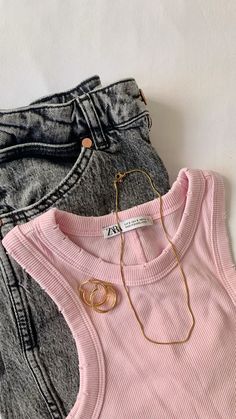 Cute Zara Outfits, Jeans Outfits Summer, Zara Aesthetic, Flatlay Clothes, Spanish Outfits, Zara Looks, Outfit Zara, Zara Outfit, Jeans Outfits