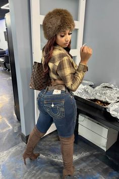 Baddie Birthday Outfit Winter, Stacked Jeans Outfit, Laidback Outfit, Winter Baddie Outfits, True Religion Outfits, Winter Club Outfits, Bougie Outfits, Bootcut Jeans Outfit, Mom Body