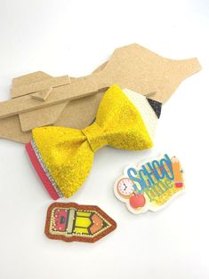 Back to School Hair Bow. Get this template for Easy Hair Bow Making! Back To School Hair Bows, Easy Hair Bows, Hair Bow Making, Cut And Glue, School Pencils