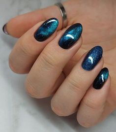 38 Cat-Eye Nails That'll Convince You to Try the Trend Cat Eye Nails Polish, Natural Nail Art, Eye Nails, Cat Nails, Sparkly Nails, Homecoming Nails