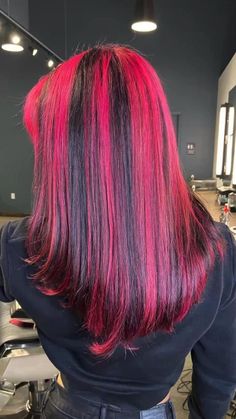 Black Hair Pink Highlights, Red And Black Hair Ideas, Black Hair Ideas, Pink Hair Streaks, Pink Hair Highlights, Sleek Hairstyle, Dark Pink Hair, Magenta Hair