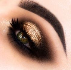 Gold Makeup Looks, Alat Makeup