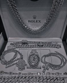 Iced Out Chains, قلادات متدلية, Dope Jewelry Accessories, Fancy Jewellery Designs, Dope Jewelry, Jewelry Fashion Trends, Rolex Watch, Money And Happiness