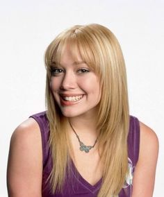 Hilary Duff Bangs, Lizzie Mcguire Hair, 00s Hairstyles, 00s Hair, Edgy Hair Color, Strawberry Blonde Hair Color, Layered Hair With Bangs