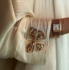 Khaleeji Abaya, Eid Outfit, Mode Abaya, Modesty Fashion, Beautiful Dress Designs, Abaya Designs, Arab Fashion, Classy Jewelry, Hijabi Fashion