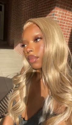 Cool Toned Blonde Hair, Brown Skin Blonde Hair, Hair Theory, Dark Skin Blonde Hair, Cool Blonde Tone, Blonde Weave, Sleek Hair, Blonde Hair Girl, Dirty Blonde Hair