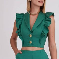 2piece Outfits, Fashion Design Patterns, Fashion Top Outfits, Elegant Blouse Designs, Unique Blouse, Trendy Fashion Tops, Elegante Casual, Fashionista Clothes, Classy Casual Outfits