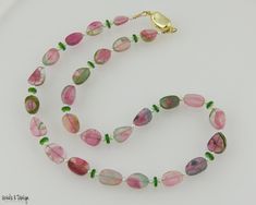 Watermelon Tourmaline Bead Necklace, Oval Tourmaline Natural Gemstones, Oval Tourmaline Gemstones, Watermelon Tourmaline Jewelry, Watermelon Tourmaline Necklace, Green Chrome, Artisan Bracelets, Beads Jewellery, Tourmaline Jewelry