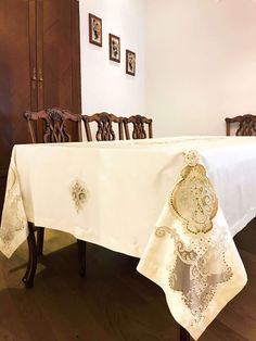 Idil Tablecloth - creativehome-designs Dining Room Victorian, Breakfast Table Setting, Table Cloth Decorations, Handmade Tablecloth, Elegant Tablecloth, Lace Tablecloth, Banquet Tables, Rectangle Table, Embroidery Lace