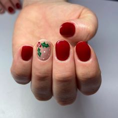 Manicure Ideas Christmas, Christmas Manicure Ideas, Christmas Mani, Acrylic Christmas Nails, Artist Hue, Christmas Artist, Berry Nails, Christmas Tree Nails, Christmas Nail Ideas