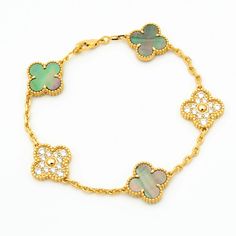 CLOVER BRACELET 5 MOTIFS MOP AND DIAMOND Streetwear Jewelry, Clover Bracelet, Bracelet Wrist, Detailed Jewelry, Gold Stone, Love Bracelets, Love Necklace, 1 Month, Sparkle Diamonds