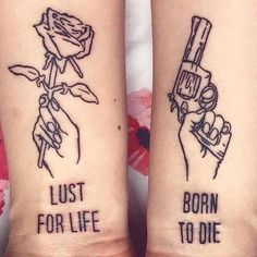 Lana Del Rey on Instagram: “I want a tattoo like this @lanadelrey #lanadelreyfan #lanadelreyfans #lanadelreytattoo #lanadelreyfanbase #lanadelreyfan #borntodie…” Lana Del Rey Tattoo, Tattoos Instagram, Omerta Tattoo, Geniale Tattoos, Latest Tattoos, Rose Tattoo Design, Flower Tattoo Designs