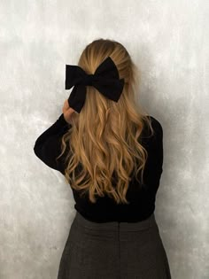 #hairbow #oldmoney Hairbow Hairstyles, Bow Hairstyle, Ribbon Hairstyle, Old Money, Hair Bow, Skincare Routine, Cute Hairstyles, Hair Inspo, Beautiful Hair