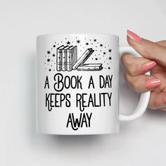 Cute Coffee Mug, Coffee Mug Quotes, Gifts For Librarians, Cute Coffee Mugs, Cute Coffee, Mug Christmas, Book Memes, Funny Coffee Mugs, Cute Mugs