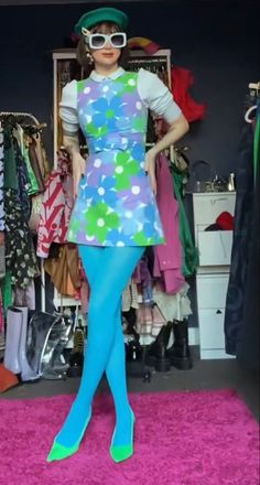 Spring Outfits Maximalist, 70s Colorful Outfits, 70s Maximalism Fashion, Kitsch Fashion Style, Campy Outfits Aesthetic, Funky Vintage Outfits, Kitsch Aesthetic Fashion, Kitschy Outfit, Colourful Tights Outfit