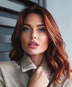 Auburn Hair Model, Red Hair Blue Eyes Makeup, Ginger Makeup Looks, Soft Ginger Hair, Makeup Looks For Redheads, Short Auburn Hair, Short Copper Hair, Strawberry Red Hair, Red Hair Blue Eyes