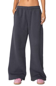 Sweet and cozy, these bow-detailed sweatpants feature a relaxed, slouchy fit with wide legs, a low-rise waist and a soft cotton-blend fabrication that'll keep you ultracomfy. Elastic waist Side-seam welt pockets 50% cotton, 50% polyester Machine wash, dry flat Imported No Cuff Sweatpants, Wide Leg Grey Sweatpants, Sweet Pants Outfits, Wish List Clothes, Fits For School Comfy, Teen Christmas Wishlist, Girlboss Outfits, Sweatpant Sets, Light Grey Sweatpants