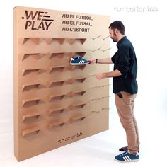 Cardboard shoe exhibitor for shops, fairs, tradeshows, events. Ecological and sustainable design. Designed by Cartonlab. #shoeexhibitor #modularexhibitor #productdisplay Shoe Store Design, Clothing Store Displays, Clothing Store Interior, Clothing Store Design, Cardboard Design, Paper Furniture, 3d Cnc, Store Interiors, Pop Display