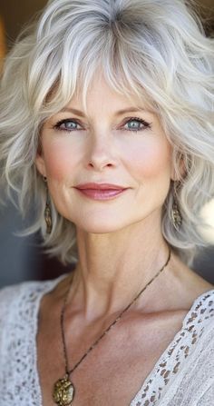 Flippy Hair, Haircut Gray Hair, Hairstyles For Women Over 60, Shag Hairstyles, Short Layered Haircuts, Haircuts For Medium Hair, Haircut For Older Women