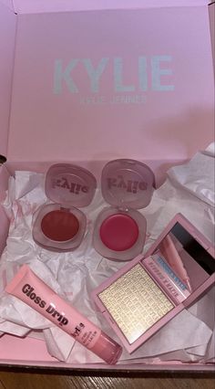 Kylie Products, Kylie Jenner Hair, Kylie Lip Kit, Fragrances Perfume Woman, Kylie Jenner Makeup, Cheek Stain, Glossy Makeup, Kylie Cosmetic, Acrylic Nails Coffin Pink