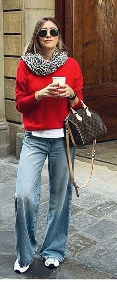 Easy Cool Outfits, Sweater Jeans Outfit, Avatar Fashion, Stylish Outfits For Women Over 50, Easy Outfits, Sweater Jeans, Red Pullover, Boho Chic Outfits, Jeans Wide