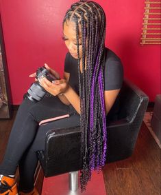 Purple Peekaboo Braids With Beads, Purple Peekaboo Braids, Knotless Braids Color, Purple Box Braids, Braids Hairstyles For Black Women, Peekaboo Hair Colors, Cute Box Braids, Peekaboo Hair