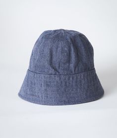 This hat is made from cotton denim scraps, which are collected from factories in Guatemala and upcycled into new fabric. The production process is waterless and does not involve any dyeing or harmful washes. Organic Accessories, Denim Scraps, Upcycled Textiles, Eco Friendly Accessories, Denim Projects, Outfit Inspiration Fall, Dye Free, Hat Making, Hang Tags