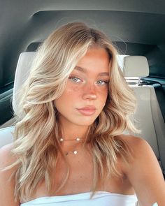 Summer Blonde Hair, Honey Blonde Hair, Blonde Hair Looks, Girl Haircuts, Hair Inspiration Color, Hair Inspo Color