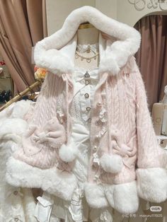 Liz Lisa Poncho, Soft Pink Aesthetic Clothes, Kawaii Winter Clothes, Poncho Coat, Jirai Kei, Liz Lisa, J Fashion