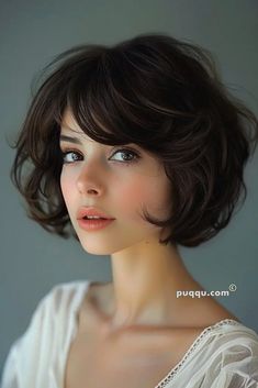 french-bob-hairstyles-87 French Bob Hairstyles, Short French Bob, Short Wavy Haircuts, Short French, Timeless Looks, Wavy Haircuts, Chin Length Hair, Hair Inspiration Short