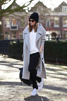 Fall Fashion Coats, Best Winter Coats, Mode Tips, Gray Coat, Traje Casual, Mode Casual, Looks Street Style, Coat Outfits