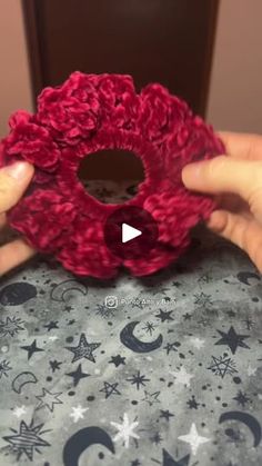 2.8K views · 88 reactions | Hola, que crees? me tejí otra scrunchi 🤭 pero ahora use un estambre mas suavecito, me encanto porque se ve enorme ❤ #tejidos #hechoamano #crochet #reels #crochetlove #fbreels #handmade | Punto Alto y Bajo Crochet Reels