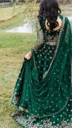 Green Wedding Dresses, Mehendi Outfits, Desi Wedding Dresses, Anita Dongre, Green Lehenga, Half Saree Designs, Pakistani Bridal Dresses, Pakistani Bridal Wear, Dress Indian Style