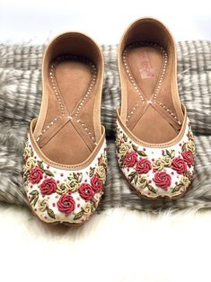 Ethnic Indian genuine leather Bridal shoes with embroidery | Etsy Indian Shoes, Womens Costume, Punjabi Jutti, Floral Flats, Sandals Flats, Costume Shoes, Tory Burch Flats, Embroidery Work, Work Shoes