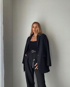 Work Outfit Ideas For Women, Travel Fits, Work Outfit Ideas, Fall Trends Outfits, Outfit Ideas For Women, Work Chic, Total Black, Style Inspiration Fall, Stylish Work Outfits