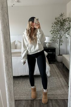 Athleisure Outfits Fall, Fall Knitwear, Knitwear Fall, Fall Weekend Outfits, Fall Athleisure, Minimalism Fashion, Sweaters Fall, Fall Leather, Weekend Outfits