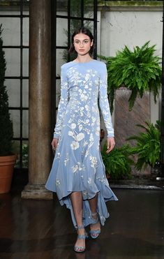 Fancy Gowns, Color Embroidery, Long Sleeve Print Dress, 2019 Fashion, Embroidery Dress, Summer 2019, Fashion History, Elegant Fashion, Manila