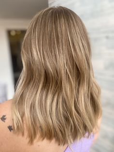 Kinda Blonde Hair, Medium Natural Blonde Hair Color, Root Melt Honey Blonde, Braggnbeauty Hair, Medium Dirty Blonde Hair, Dirty Blonde Hair With Highlights Honey, Blonde Bronde Balayage, Dirty Blonde Hair With Blonde Highlights, Natural Blonde With Highlights