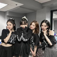 ot4 aespa æspa update kpop savage girls spicy ningning giselle winter karina Aespa Kwangya, Aespa Twitter, Funny Truth Or Dare, Giselle Winter, Winter Ningning, Karina Giselle, Aespa Karina, Icons Kpop, Girl Talk