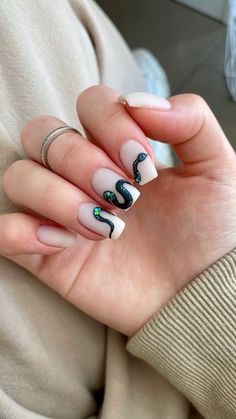 Nail Ideas Snake, Nails With Snake, Snake Nails, Snake Skin Nails, Snake Nail, Elite Nails, Acrylic Nails Ideas, Prom Nails Silver