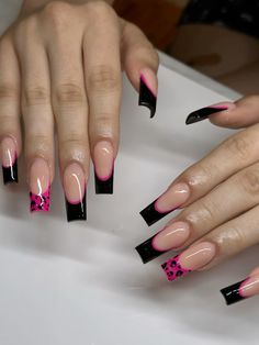 Cute y2k black and pink square nails Simple Nail Square Designs, Nail Design Pink And Black, Back To School Nails Y2k, Cute Nail Designs Colorful, Y2k Square Acrylic Nails, Y2k Easy Nails, Black Pink Nails Ideas, Nail Ideas Y2k Almond, Y2k Nails No Charms